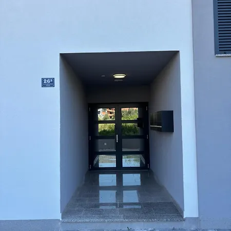 아파트 Wild Rose *